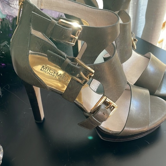 MICHAEL KORS Gorgeous HEELS 👠 - Picture 2 of 8